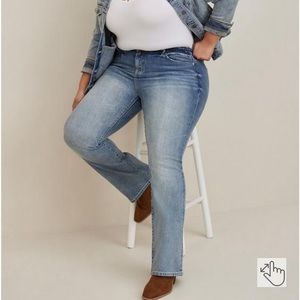 Perfect Slim Boot Classic Denim Mid-Rise Jean in “Laurel Canyon” 20Short